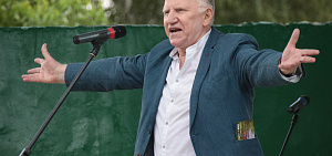 Тысячи ярославцев приехали на День поэзии