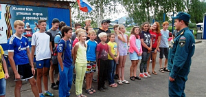 В Ярославле инспекторы ГИМС встретились с юными спортсменами