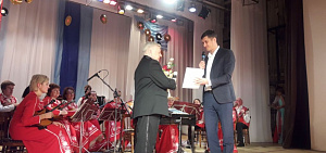 Председатель муниципалитета Ярославля поздравил вокалиста 