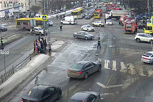 Изменена схема движения транспорта в связи с тушением пожара в Ярославле