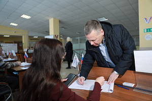 Губернатор Ярославской области проголосовал на выборах Президента РФ