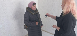 ​Ярославна получила ключи от квартиры, выигранной в викторине ФКГС «Поверь в мечту!»